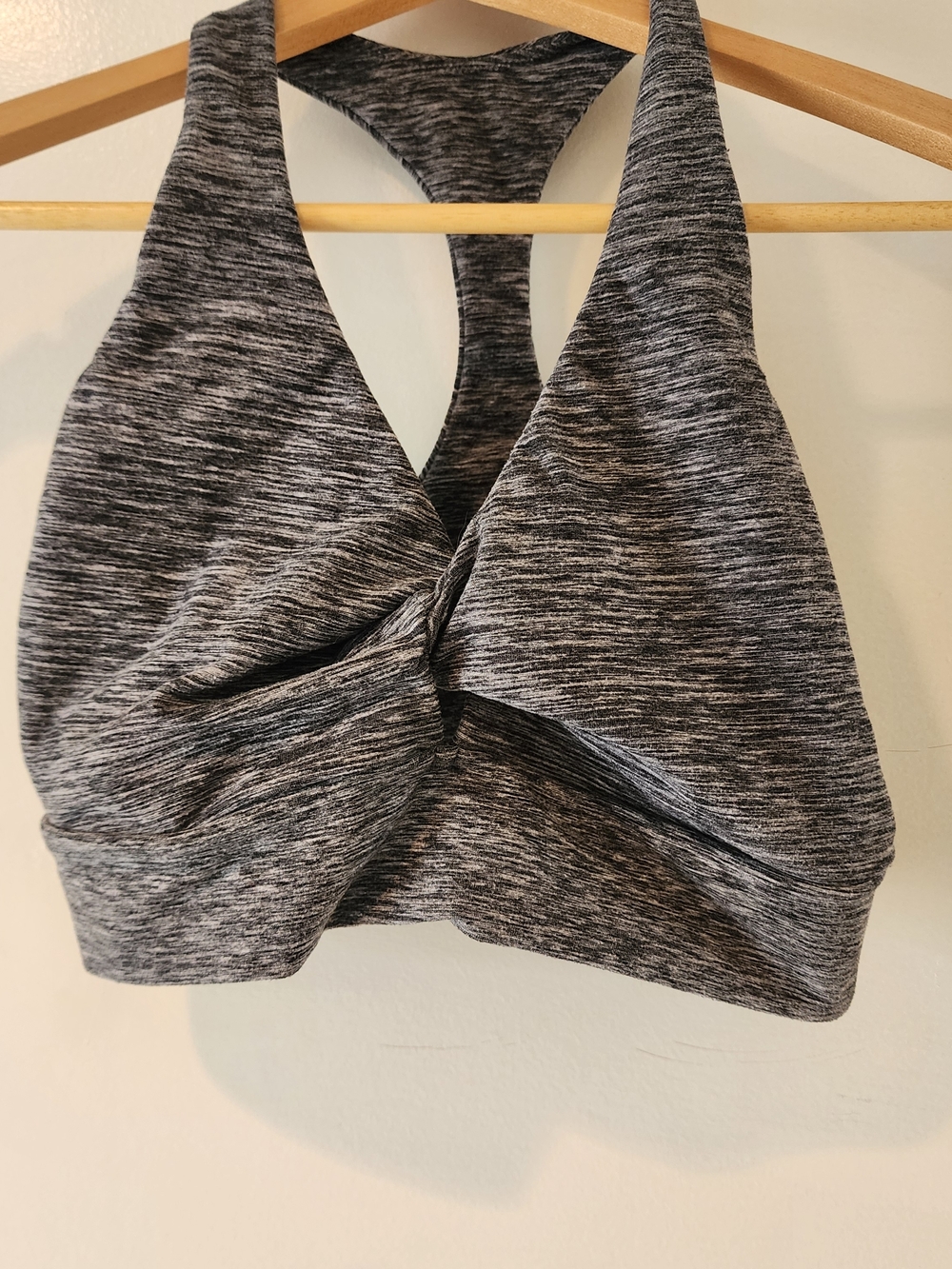 Victoria's Secret Marled Gray Twist-Front Sports Bra Size Medium